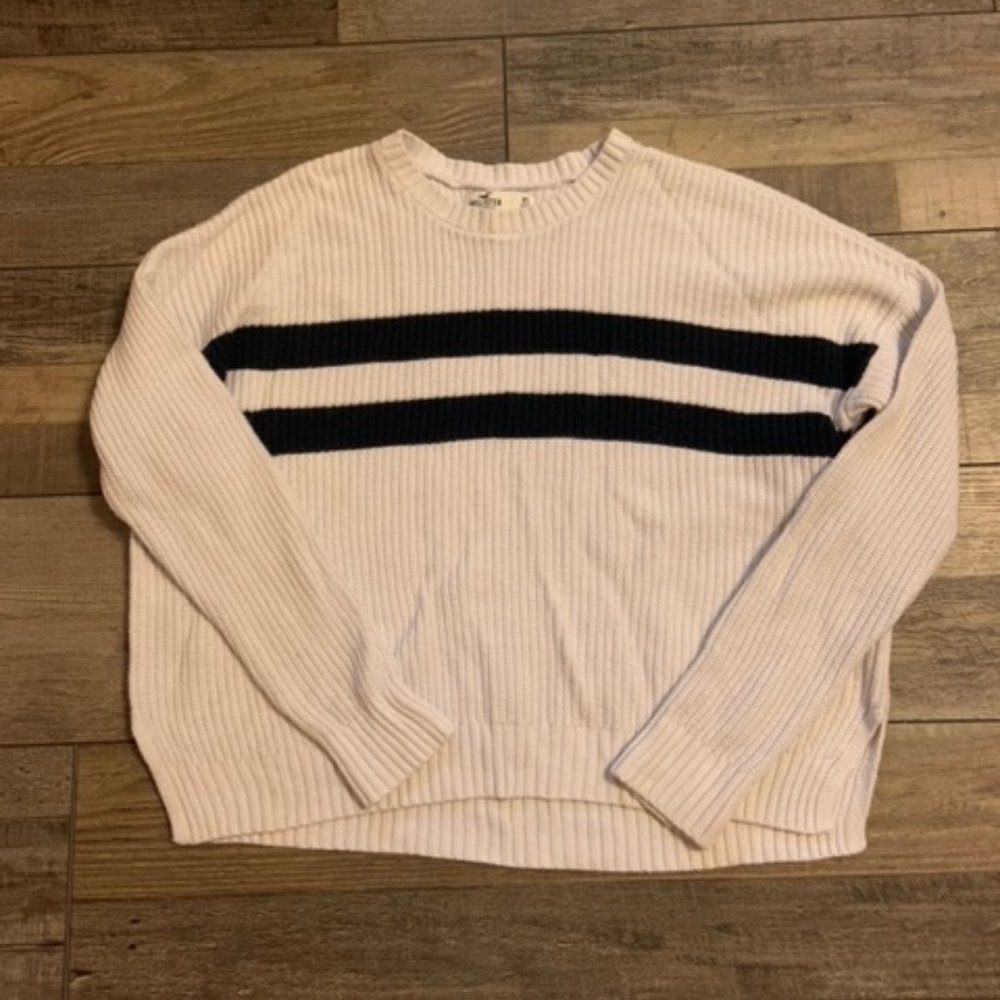 Hollister white & dark blue stripped sweater